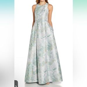 Adrianna Papell Women's Floral Jacquard Gown